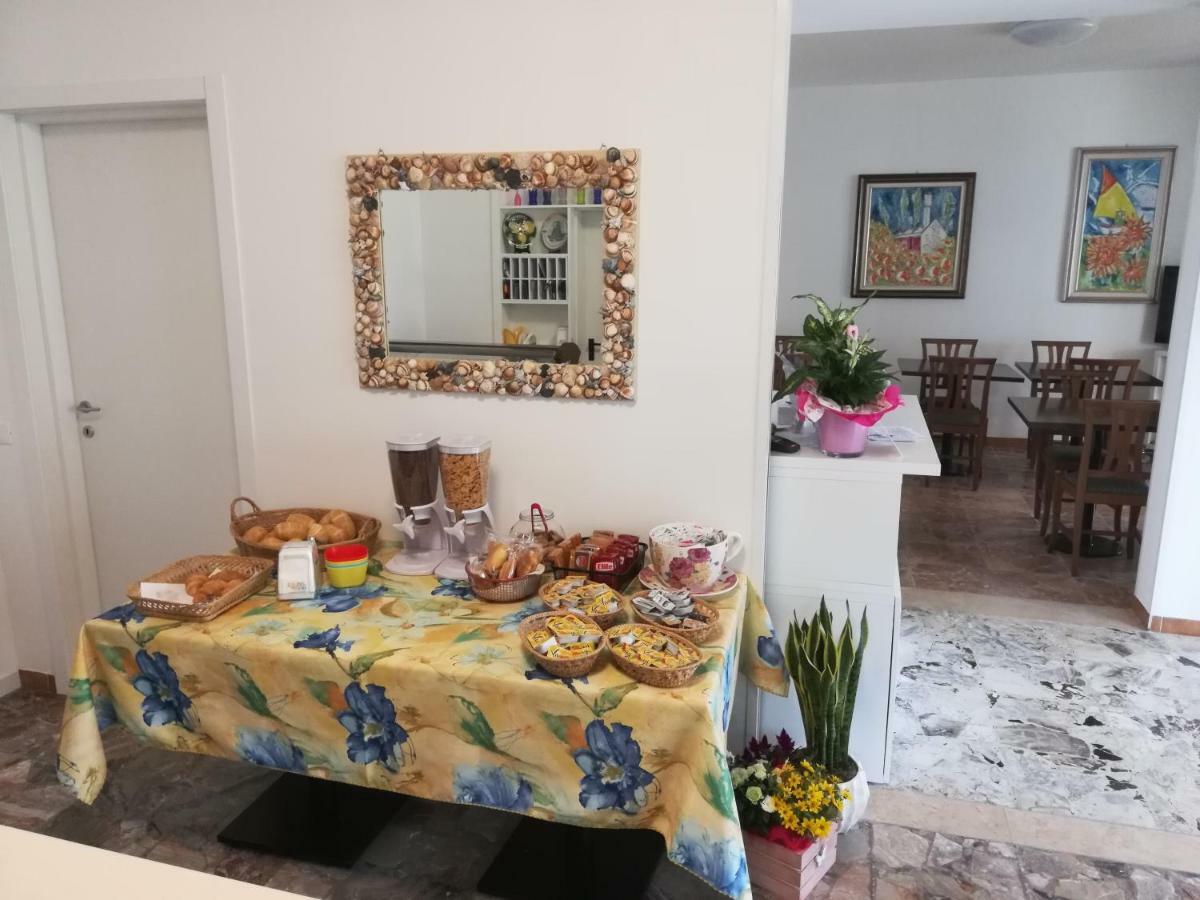 Albergo Elena Garni Caorle Dış mekan fotoğraf