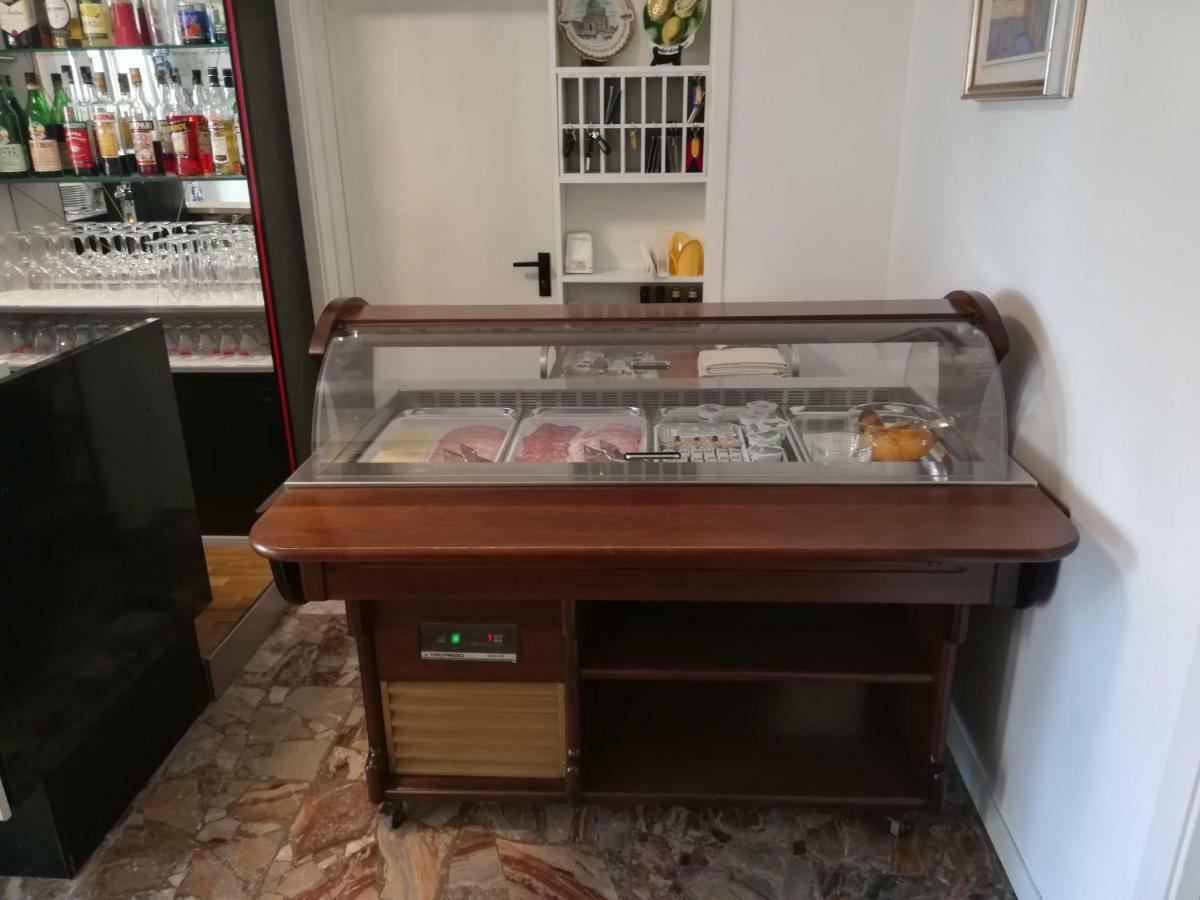 Albergo Elena Garni Caorle Dış mekan fotoğraf
