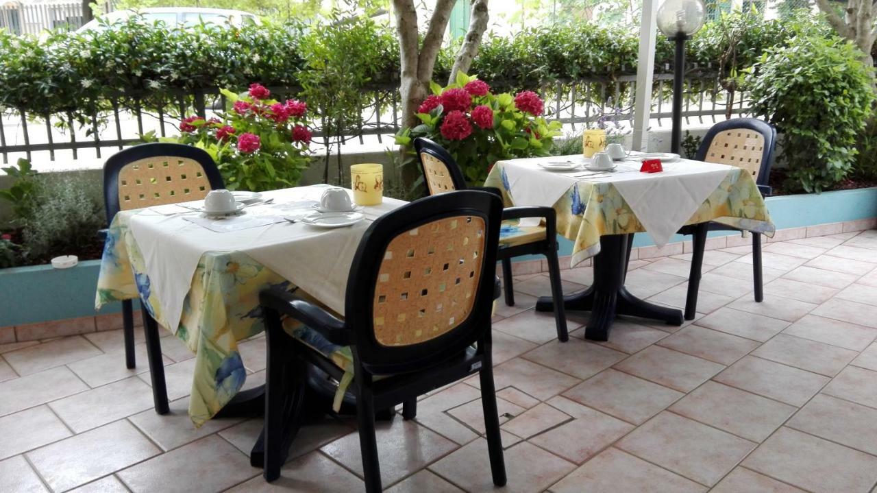Albergo Elena Garni Caorle Dış mekan fotoğraf